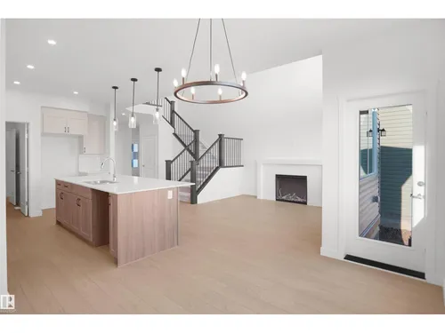 1019 14 AV NW
