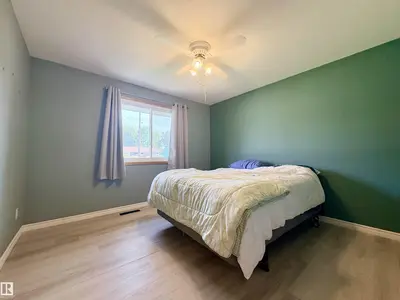Photo 3 of 3834 110 AV NW