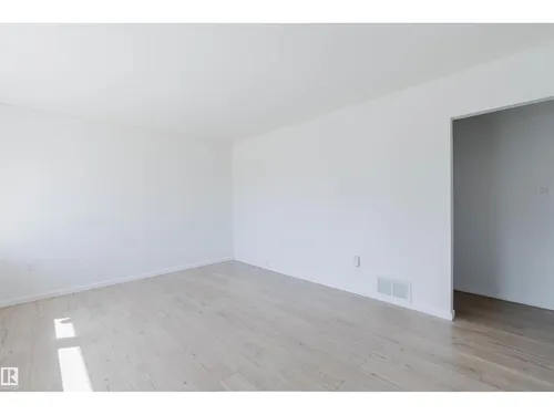 9606 163 ST NW