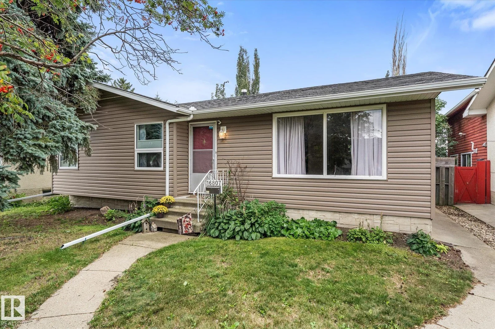 16807 98 Avenue NW NW, Edmonton
