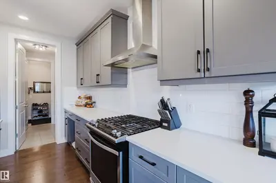 Photo 3 of 15820 15 AV SW