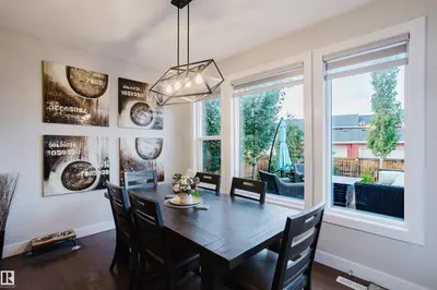 Photo 4 of 15820 15 AV SW