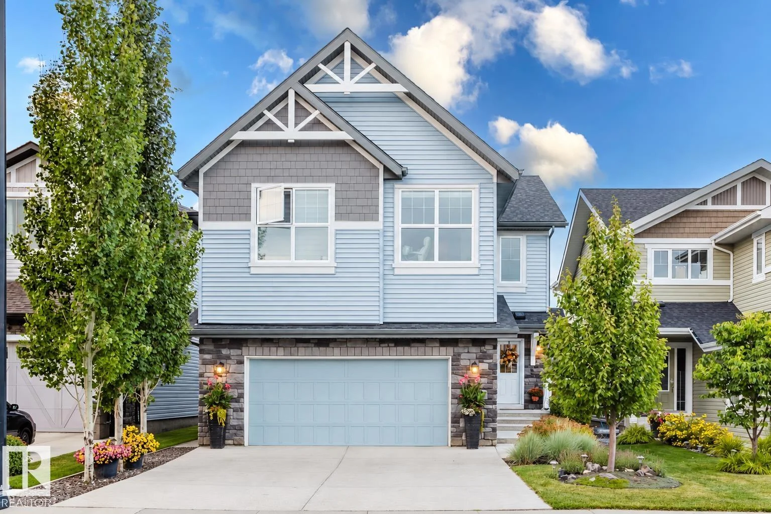 15820 15 AV SW, Edmonton