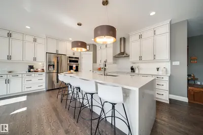 Photo 3 of 17707 9A AV SW