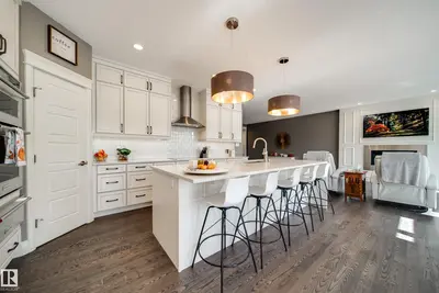 Photo 2 of 17707 9A AV SW