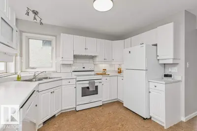 Photo 2 of 1259 JOYCE CR NW