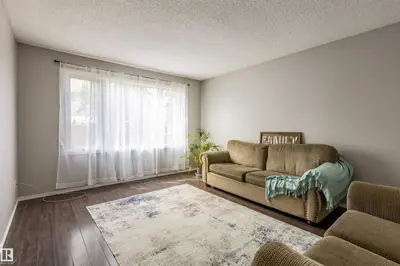 Photo 3 of #44 650 Grandin DR