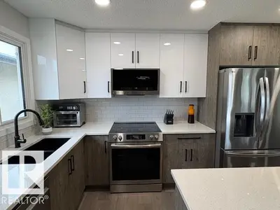 Photo 4 of 9520 150 AV NW