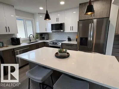 Photo 3 of 9520 150 AV NW