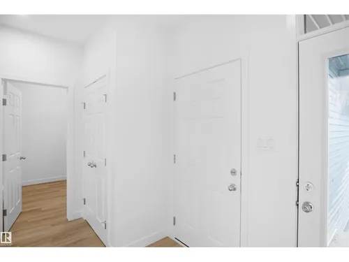 12127 34 AV SW