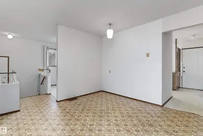 Photo 2 of 1139 68 ST NW