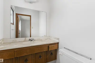 Photo 4 of 1139 68 ST NW