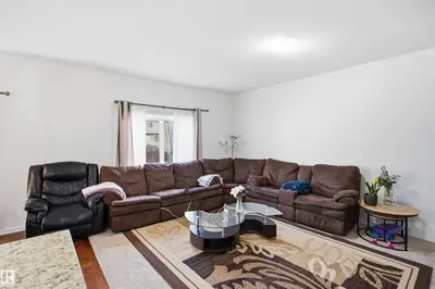 Photo 2 of 1523 36 AV NW