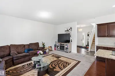 Photo 3 of 1523 36 AV NW