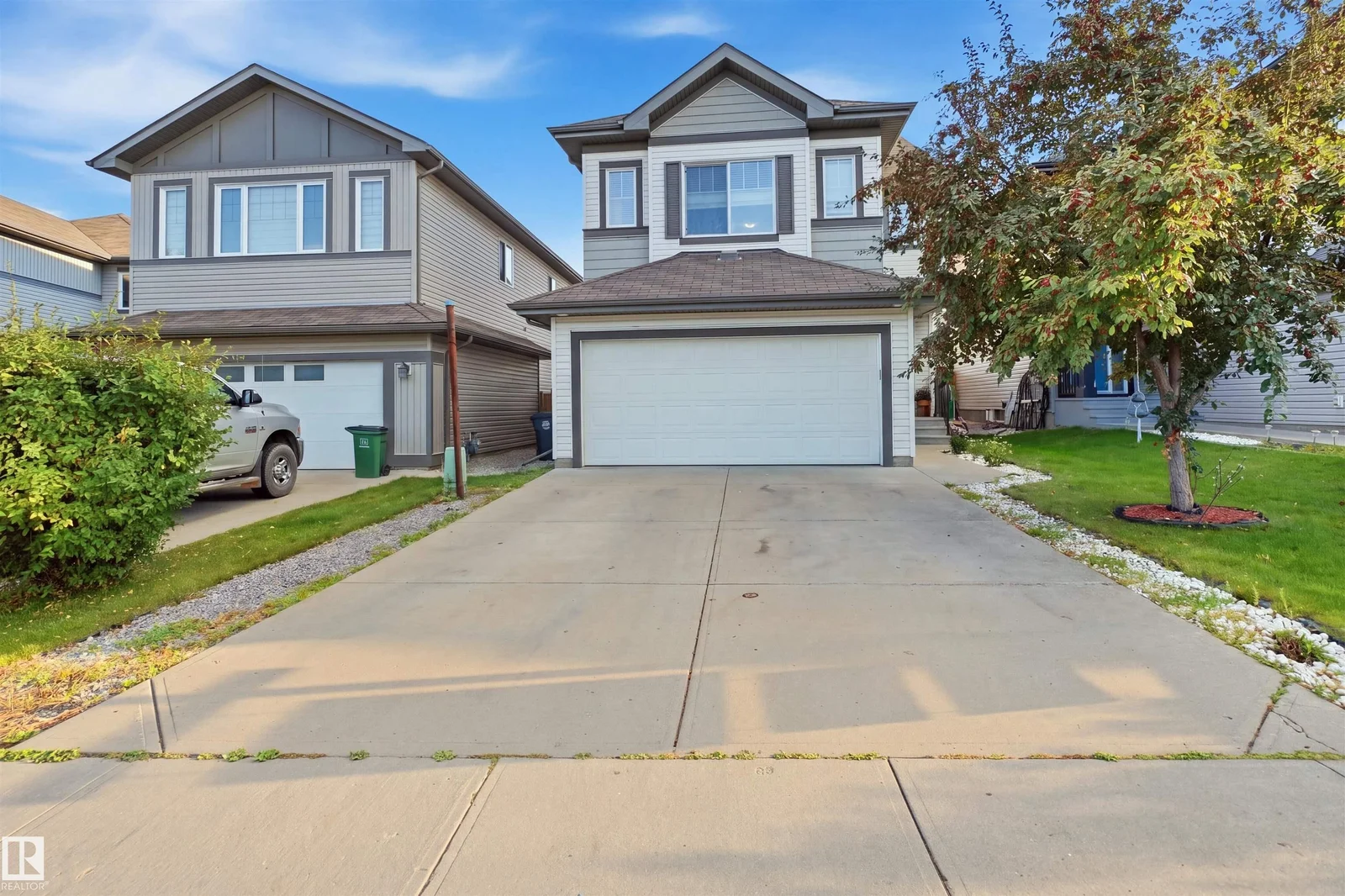 1523 36 AV NW, Edmonton