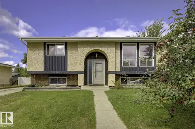 Photo 4 of 3216 138 AV NW