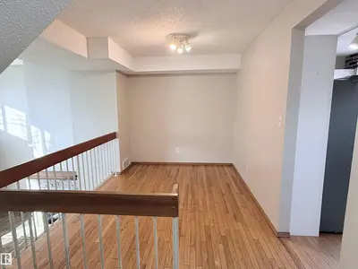 Photo 2 of 975 MILLBOURNE RD E NW