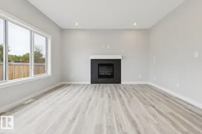 Photo 4 of 36 Maple CR