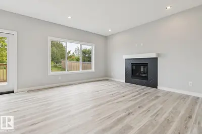 Photo 3 of 36 Maple CR