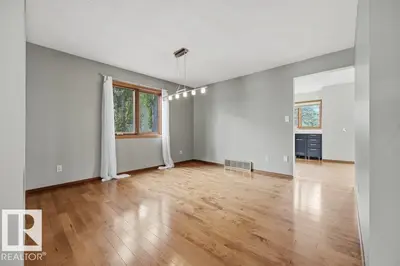 Photo 4 of 4140 147 ST NW
