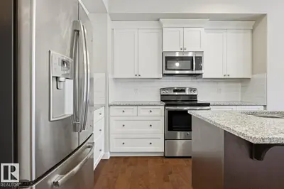 Photo 3 of 39 GREENBURY MR