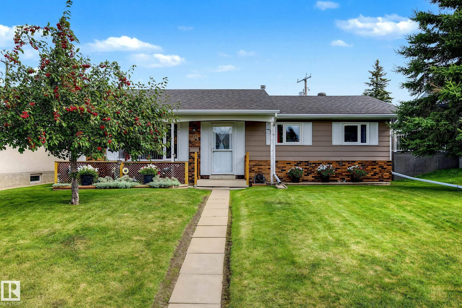 21 MALIGNE DR, Devon