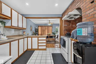 Photo 4 of 11549 82 ST NW