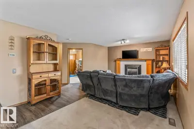 Photo 3 of 16 HARROLD PL