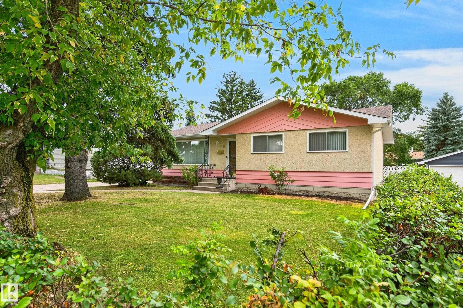 28 PEACOCK DR, Sherwood Park