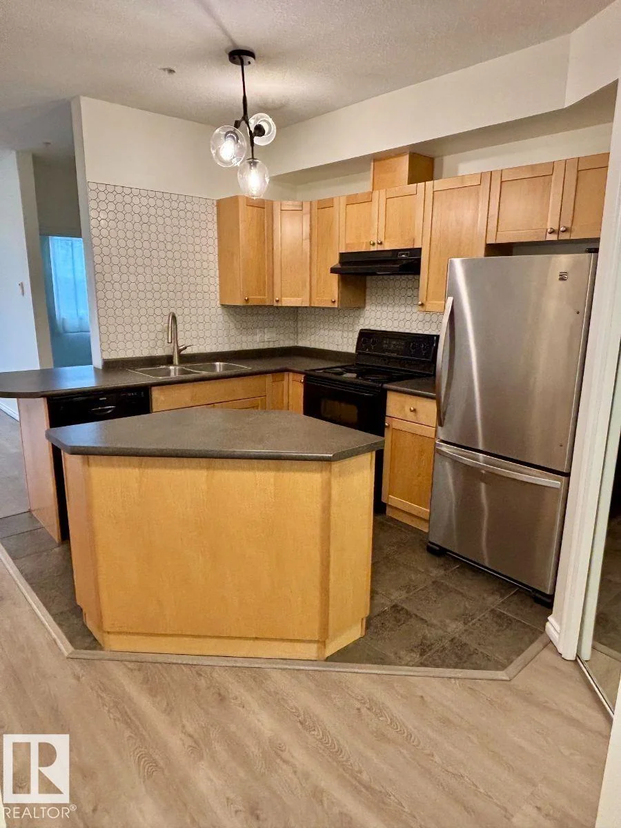 #103 10346 117 ST NW, Edmonton