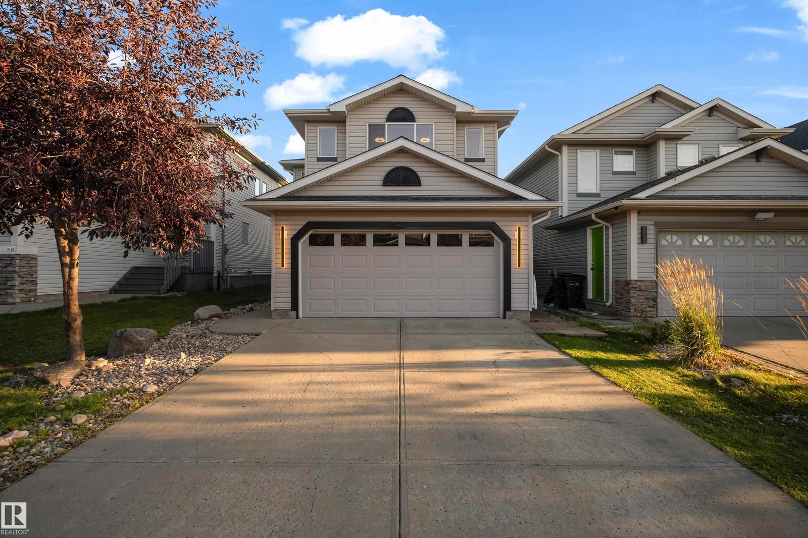 3135 24 AV NW, Edmonton