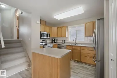 Photo 4 of 13912 156 AV NW