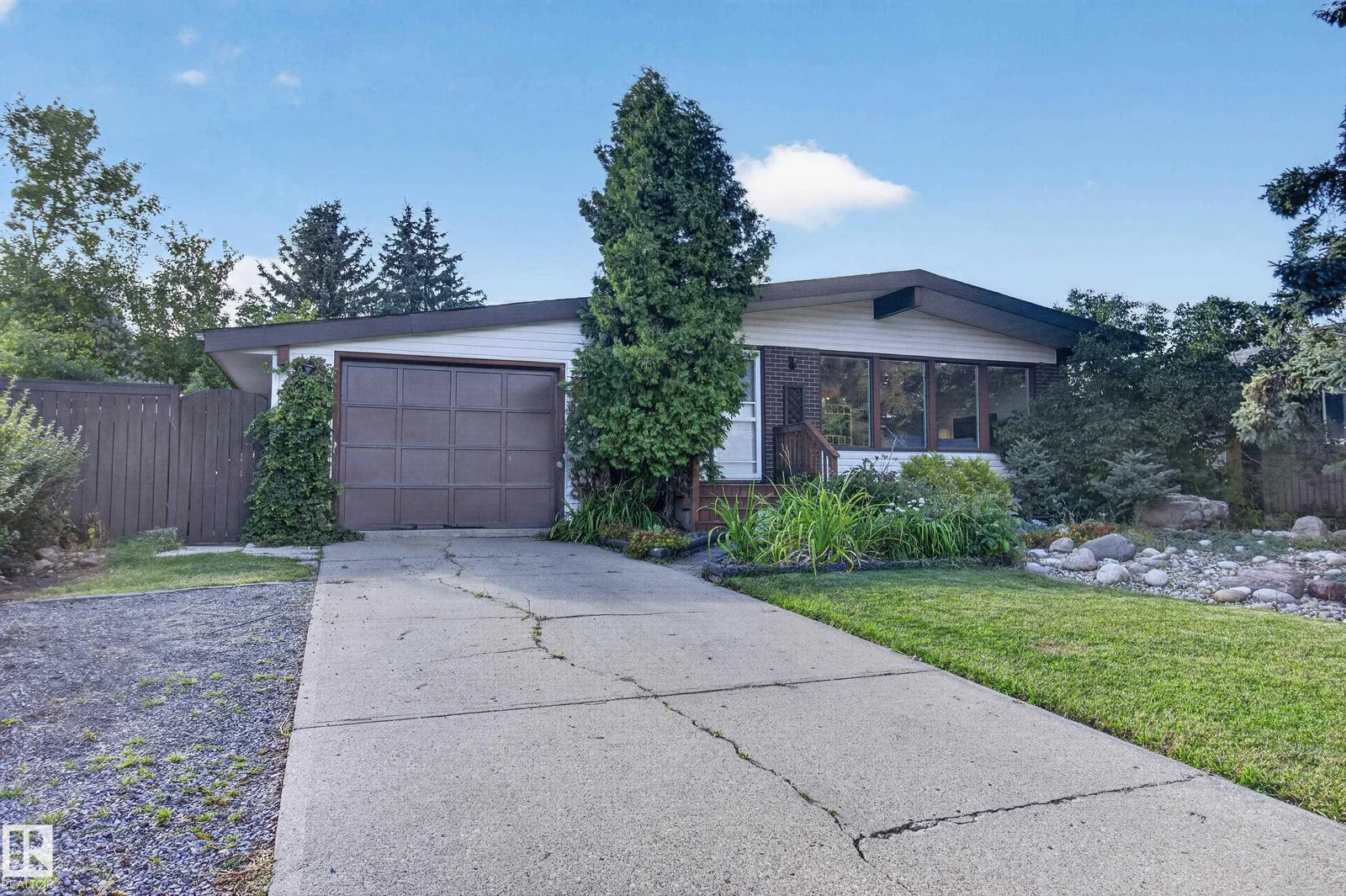 1042 PARKER DR, Sherwood Park
