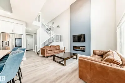 Photo 4 of 1227 24 ST NW