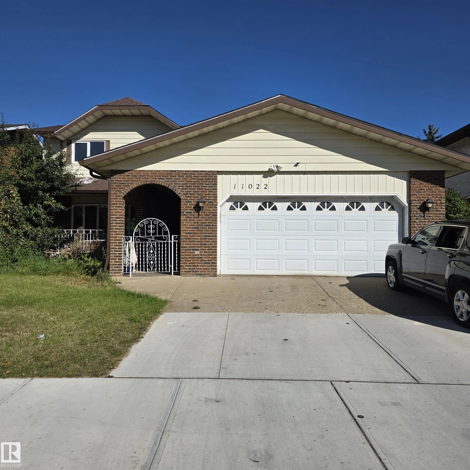 11022 158 AV NW, Edmonton