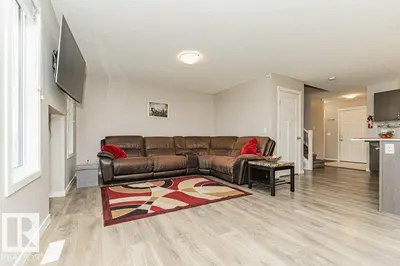 Photo 3 of 923 EBBERS CR NW