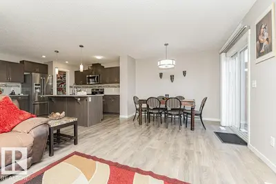Photo 2 of 923 EBBERS CR NW
