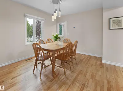 Photo 3 of 10968 75 AV NW