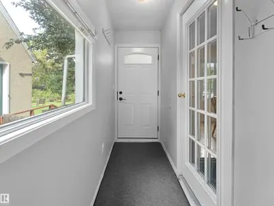 Photo 4 of 10968 75 AV NW