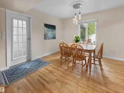 Photo 2 of 10968 75 AV NW