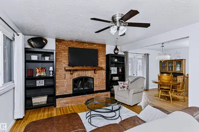 Photo 2 of 13503 135 AV NW