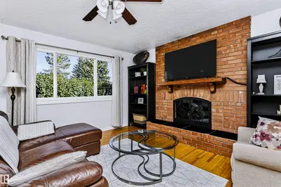 Photo 3 of 13503 135 AV NW