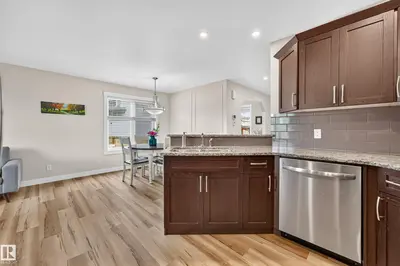 Photo 2 of 12528 172 AV NW