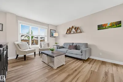Photo 4 of 12528 172 AV NW