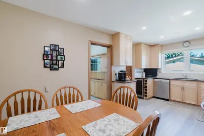 Photo 2 of 10924 35A AV NW