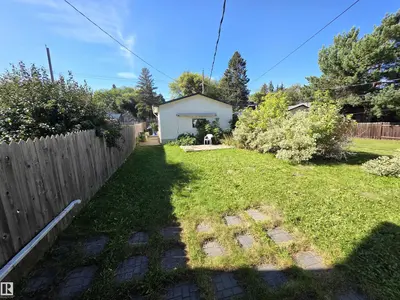 Photo 4 of 10438 147 ST NW