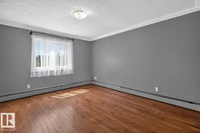 Photo 4 of #402 10625 83 AV NW