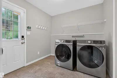 Photo 4 of 11910 93 ST NW
