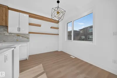 Photo 3 of 17623 67 ST NW
