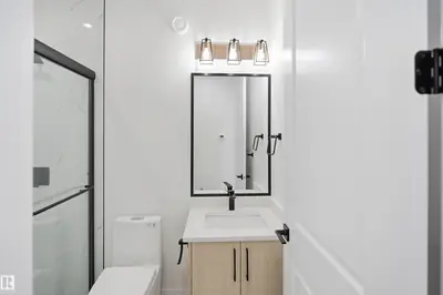 Photo 3 of 13140 187 AV NW